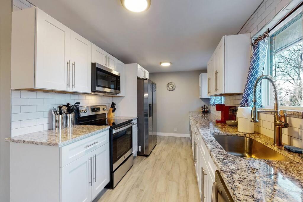 Large Remodeled Home With 5 Bedrooms 4 King Bed Centennial Luaran gambar