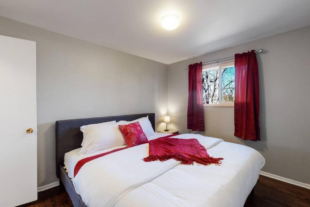 Large Remodeled Home With 5 Bedrooms 4 King Bed Centennial Luaran gambar