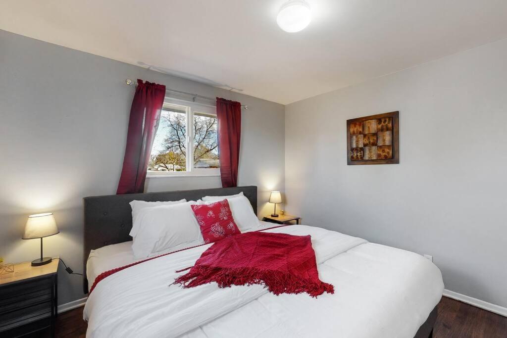 Large Remodeled Home With 5 Bedrooms 4 King Bed Centennial Luaran gambar