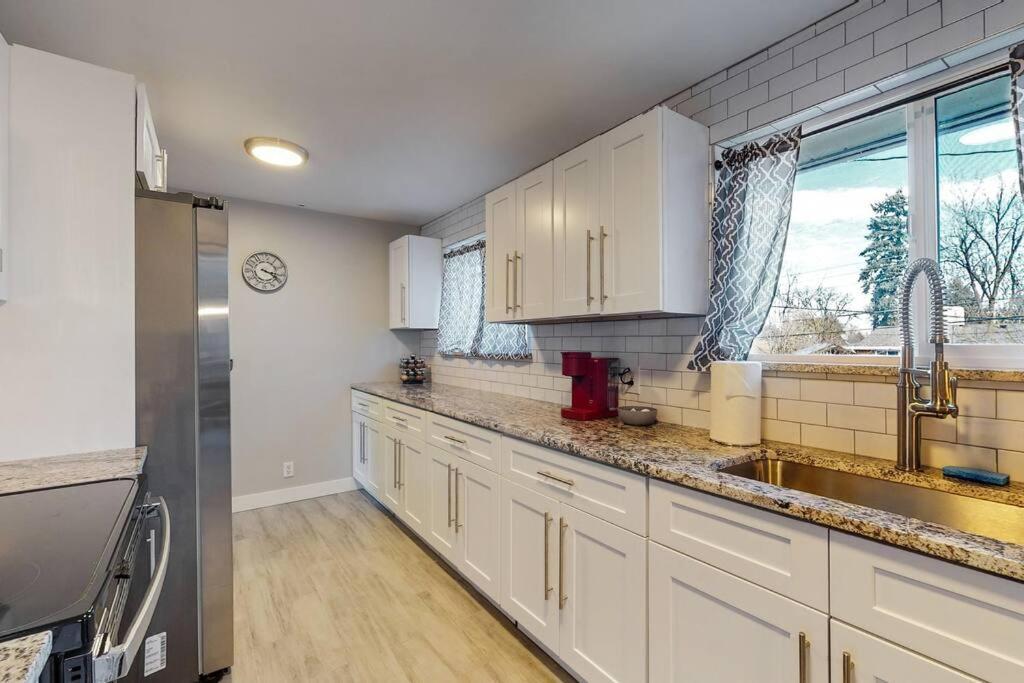 Large Remodeled Home With 5 Bedrooms 4 King Bed Centennial Luaran gambar
